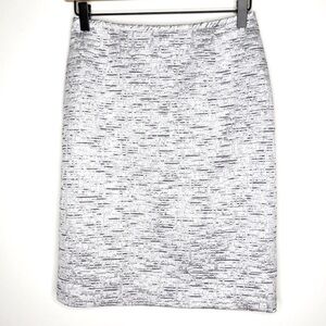 Tahari Luxe Metallic Silver Tweed Pencil Skirt Women’s Size 2P